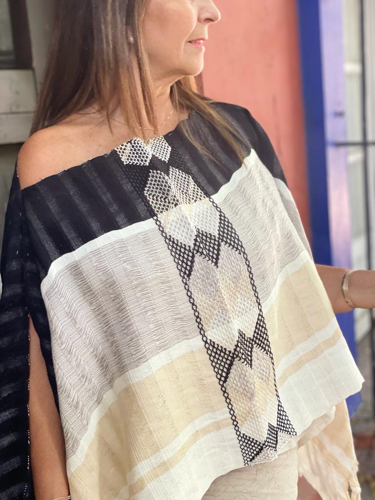 Blusa/Poncho Luum Abierto