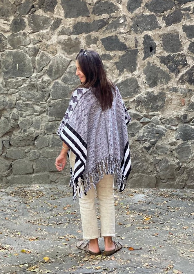 Blusa/Poncho Luum