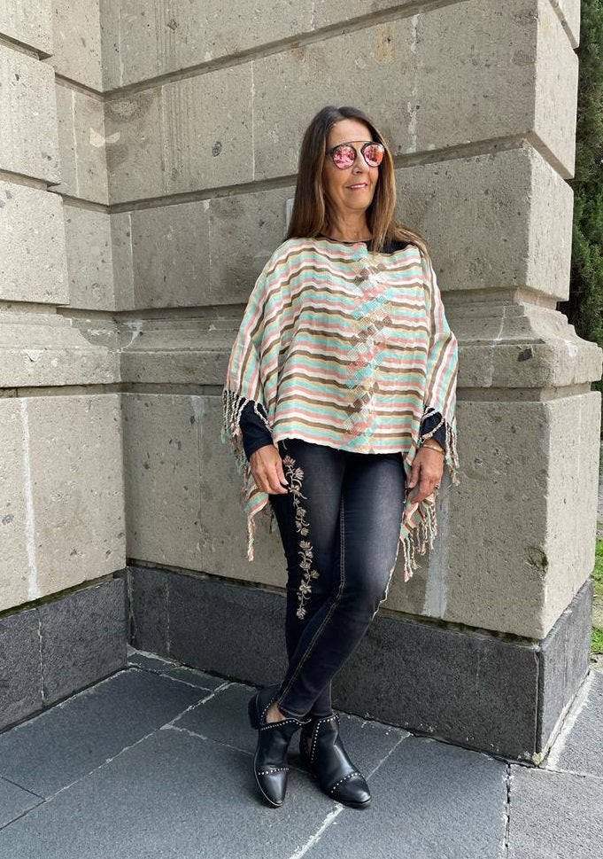 Blusa/Poncho Luum