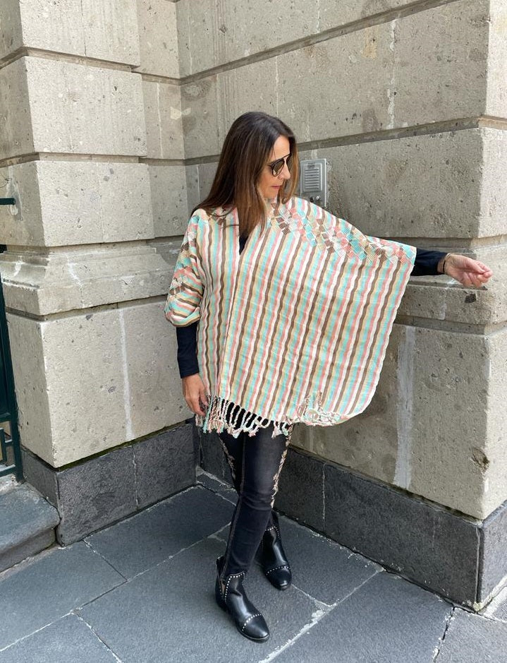 Blusa/Poncho Luum