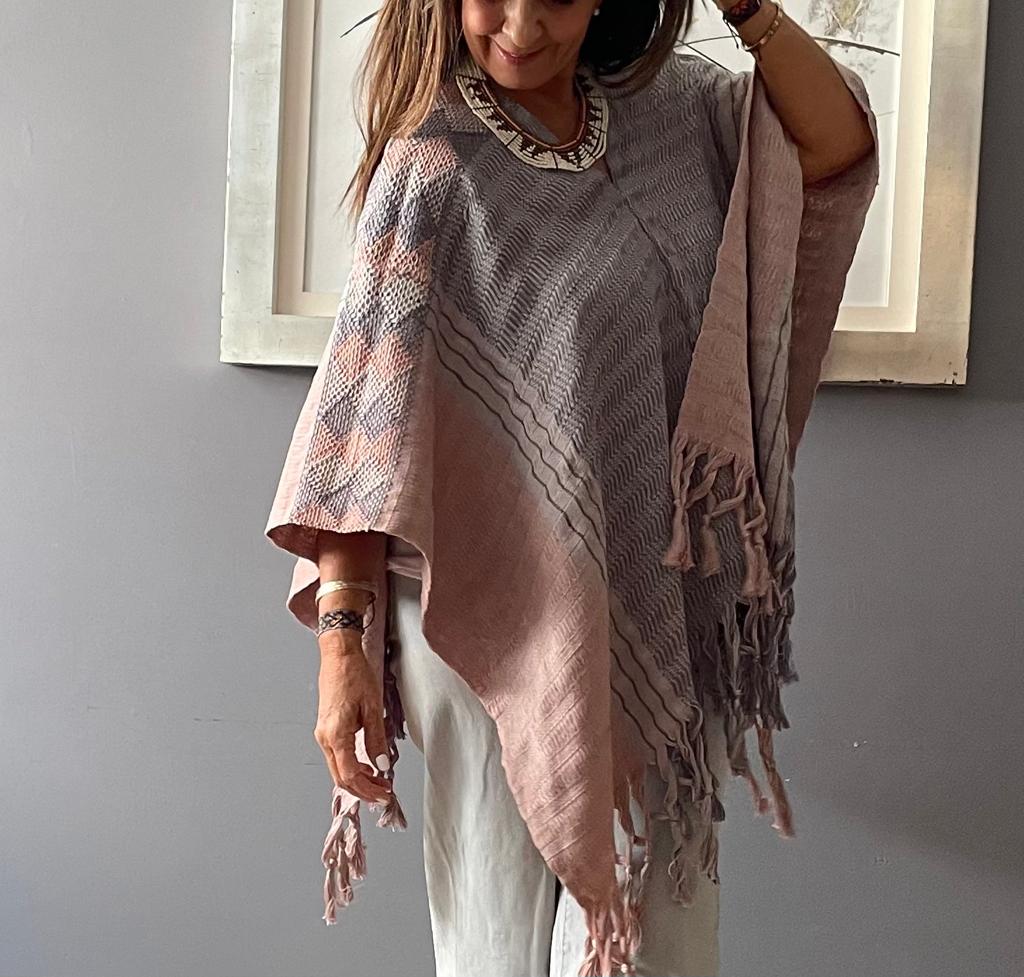 Blusa/Poncho Luum