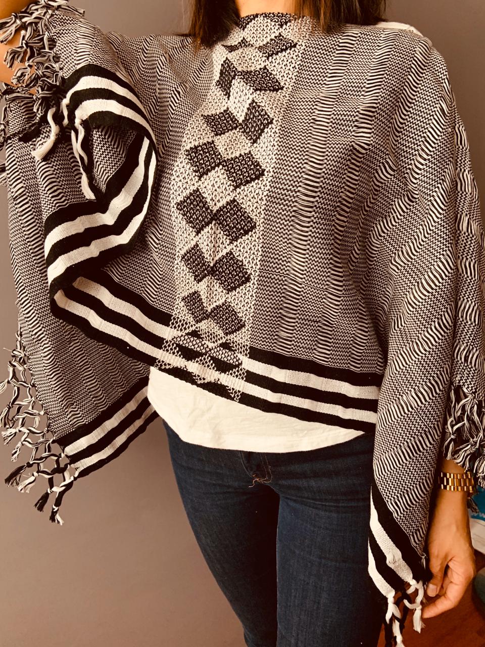 Blusa/Poncho Luum