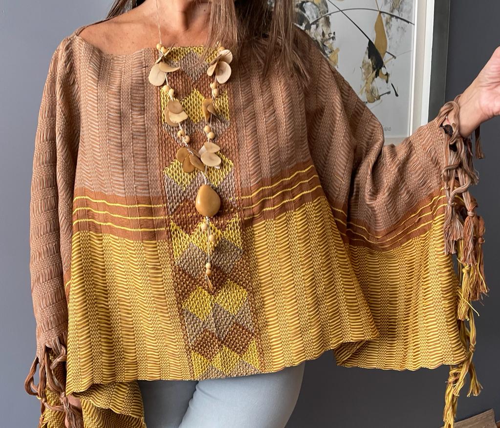 Blusa/Poncho Luum