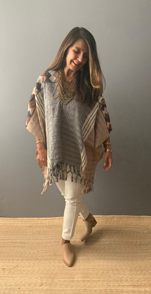 Blusa/Poncho Luum