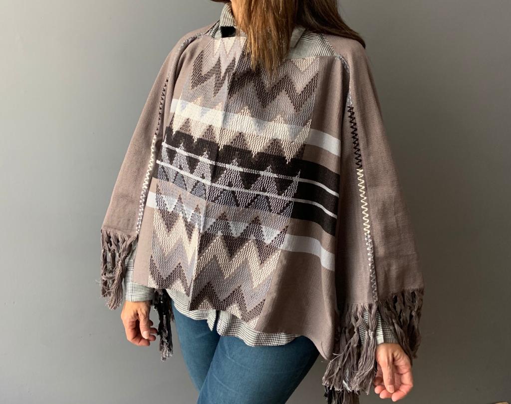 Poncho Yaxha Rombos