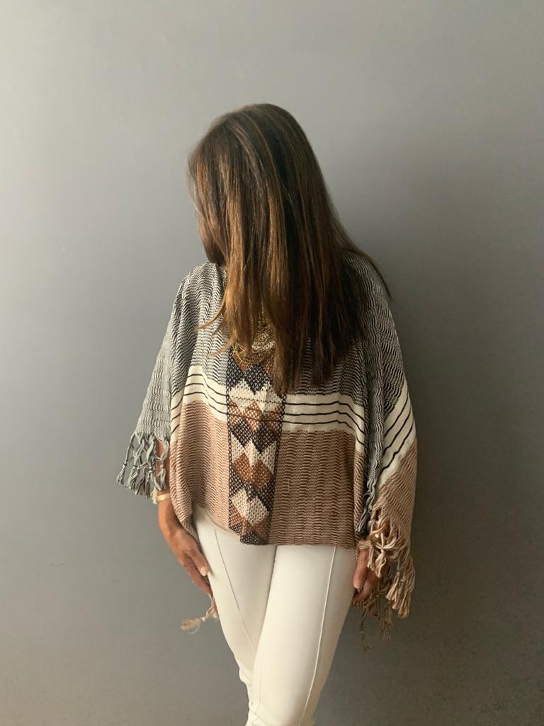 Blusa/Poncho Luum