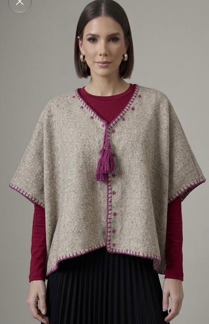 Saco artesanal de lana Gris bordada