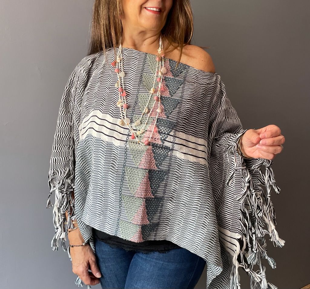 Blusa/Poncho Luum