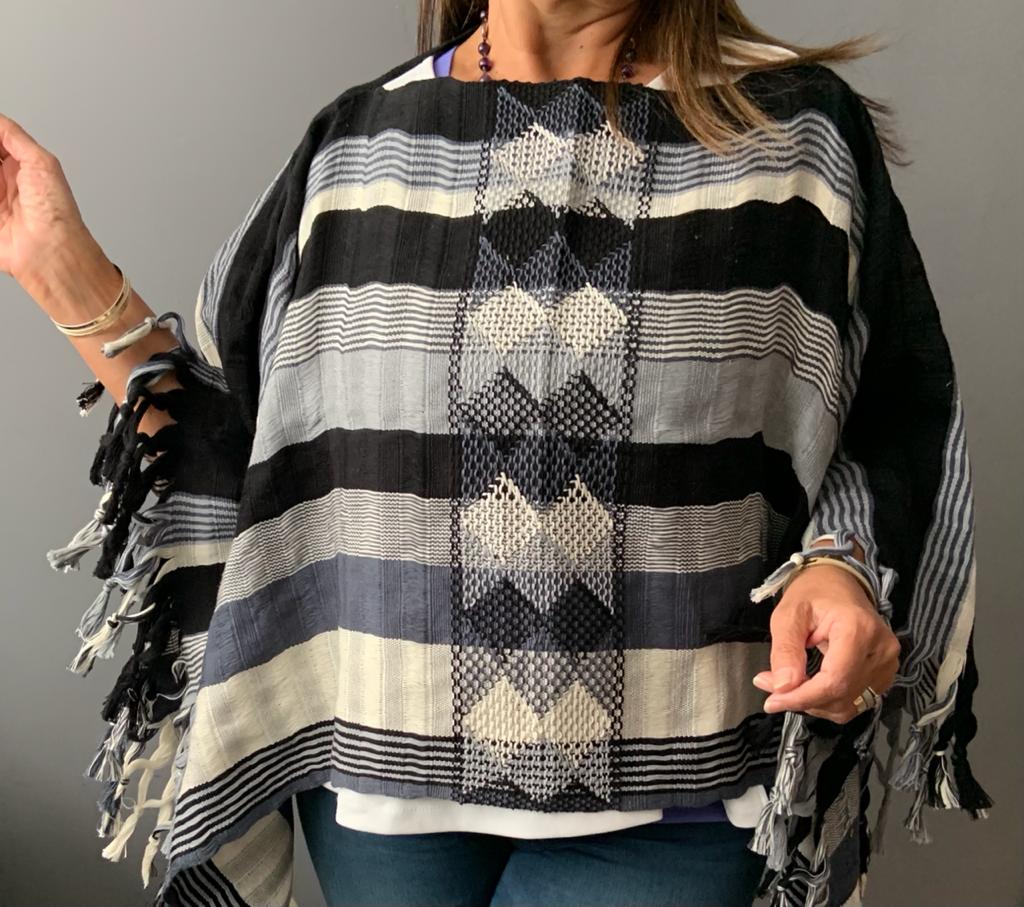 Blusa/Poncho Luum