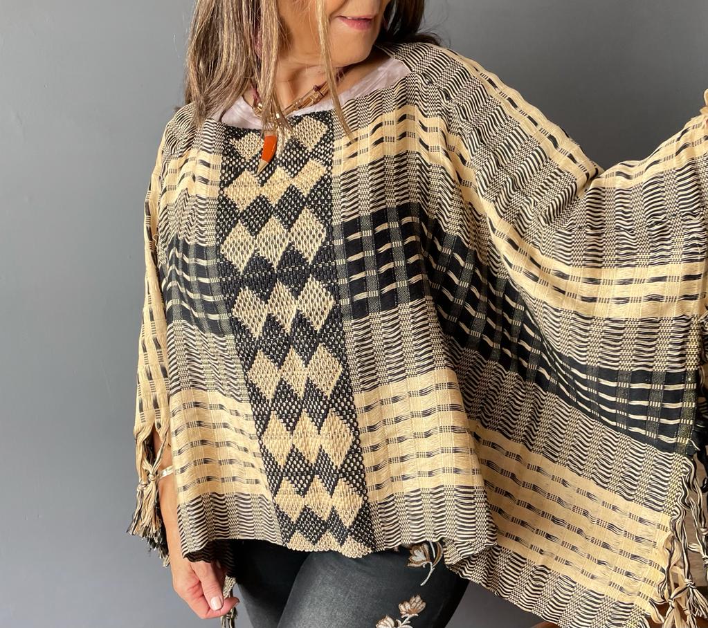 Blusa/Poncho Luum