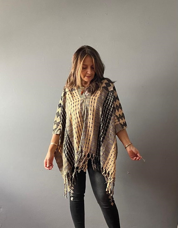 Blusa/Poncho Luum