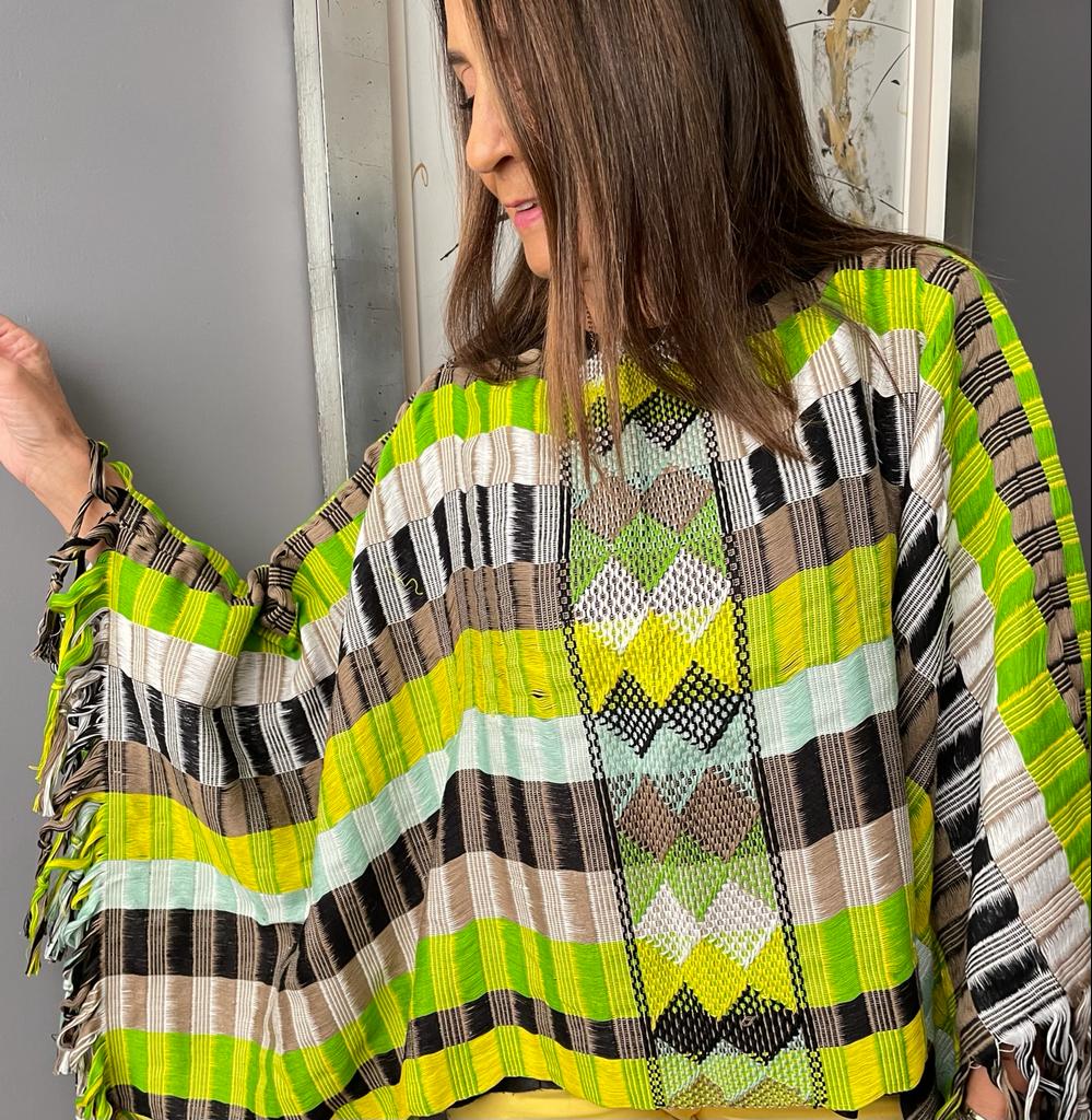 Blusa/Poncho Luum