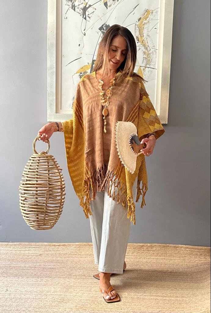 Blusa/Poncho Luum