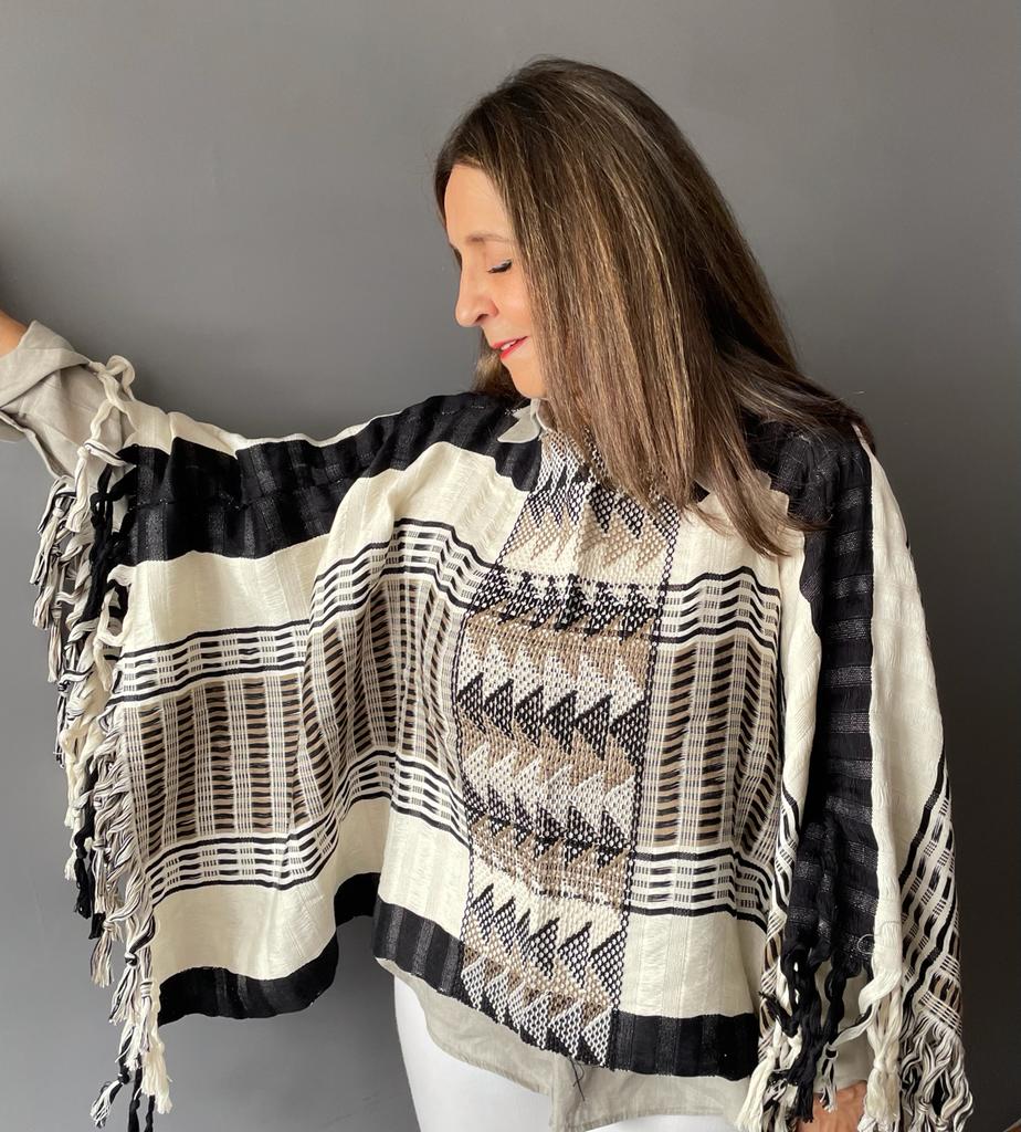 Blusa/Poncho Luum