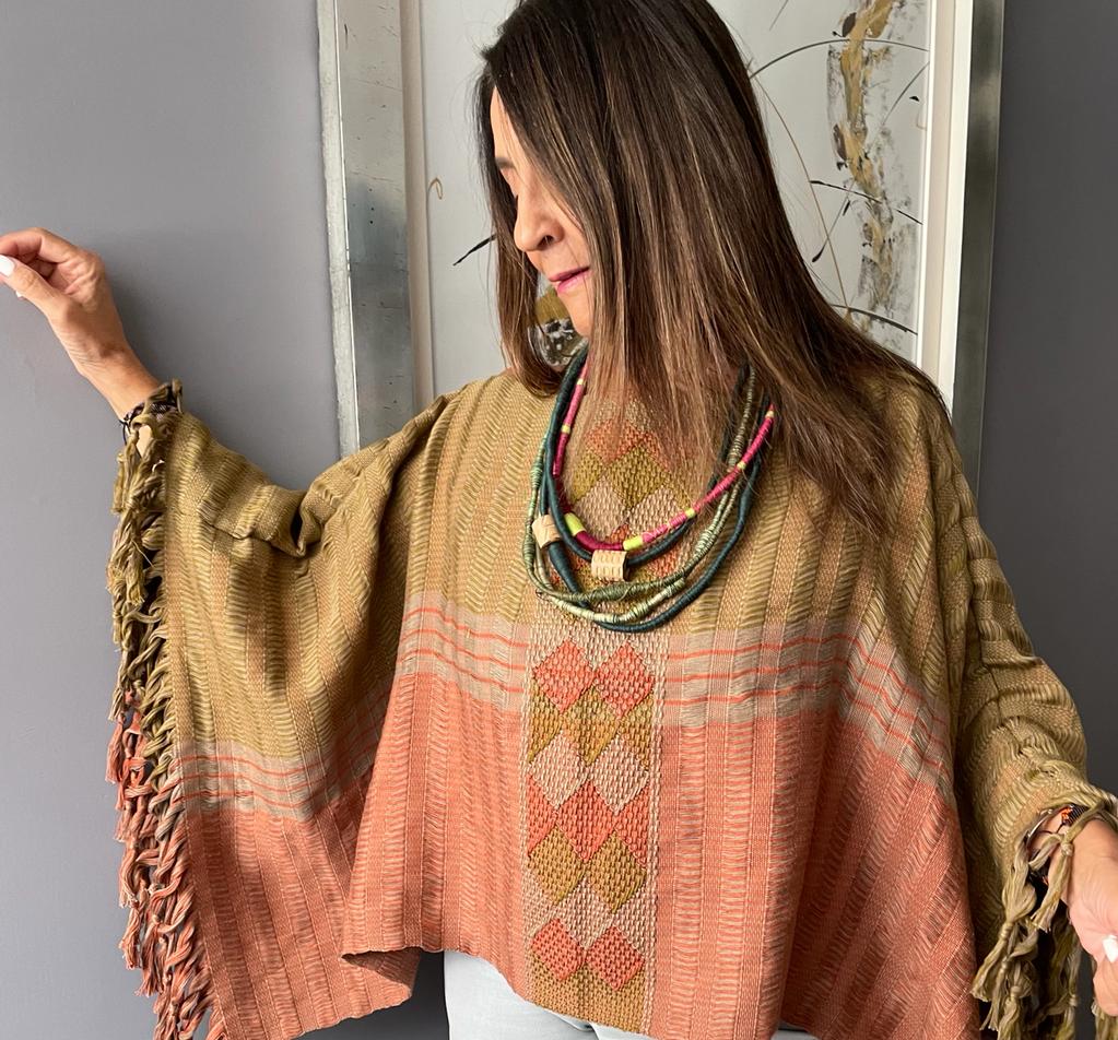Blusa/Poncho Luum