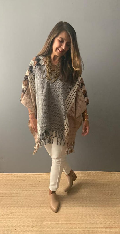 Blusa/Poncho Luum
