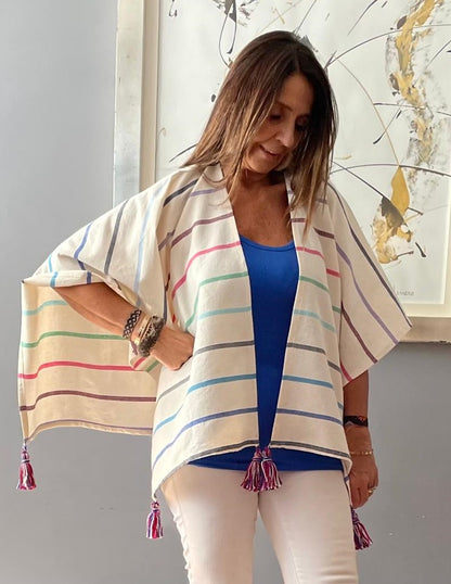Ruana Corta Zaac Con Pompón