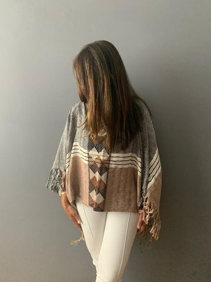 Blusa/Poncho Luum
