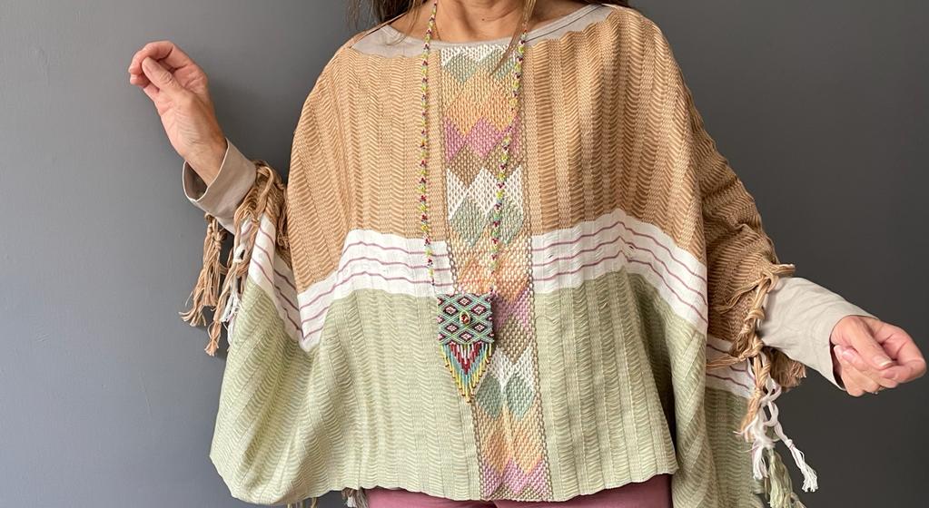 Blusa/Poncho Luum