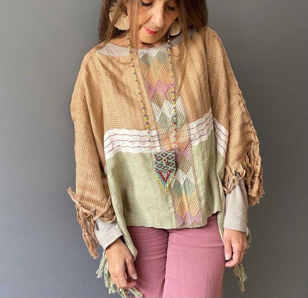 Blusa/Poncho Luum